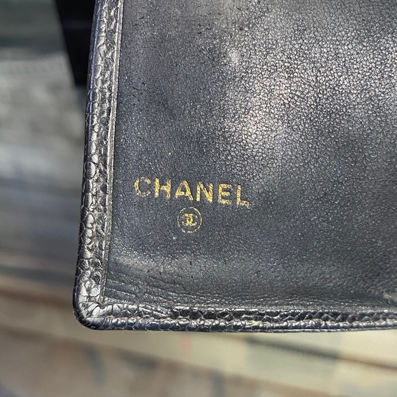 Authentic CHANEL Caviar Quilted CC Logo Wallet - Picture 9 of 16